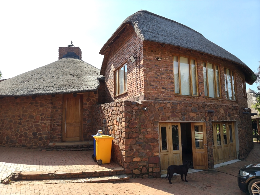 5 Bedroom Property for Sale in Broederstroom North West